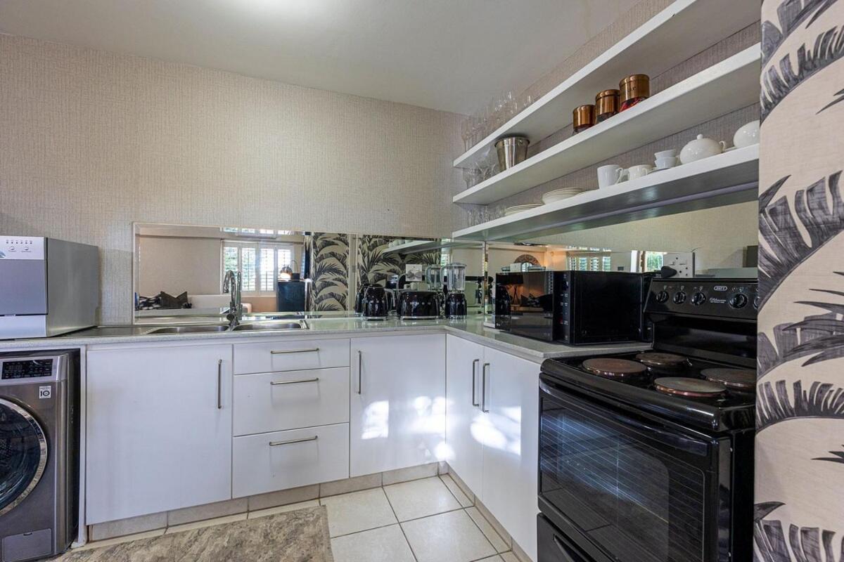 Clifton Yolo Spaces - Clifton Mansion Cape Town